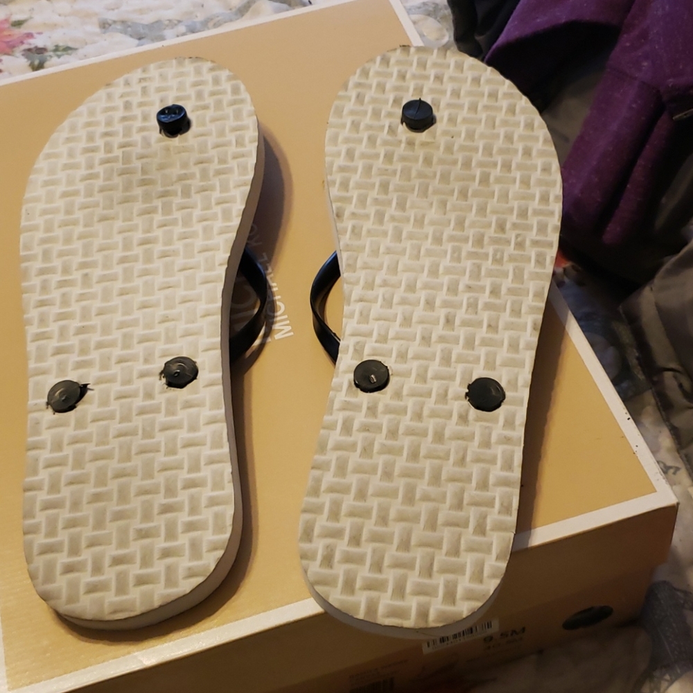 Sandals - Picture 3 of 3